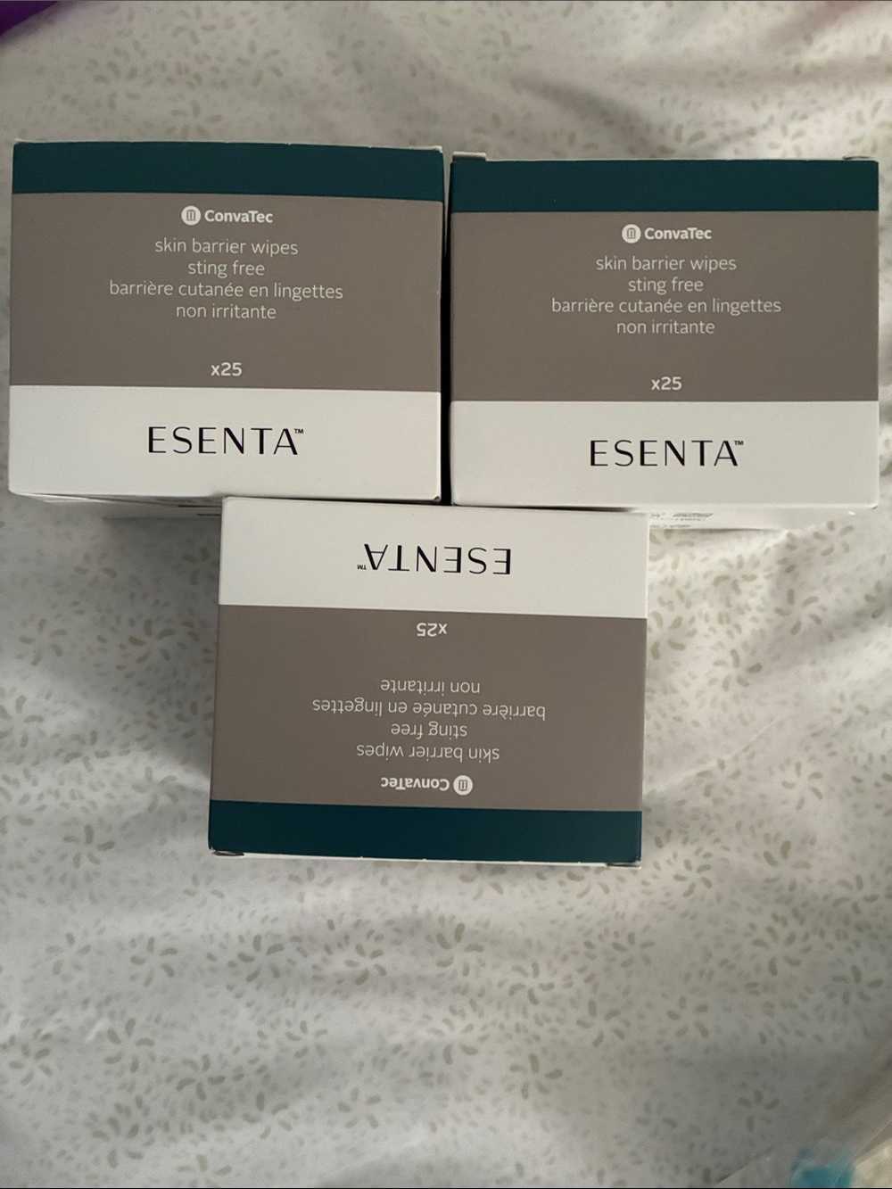 Esenta Skin Barrier Wipes — White and Taupe (Pack of 25)